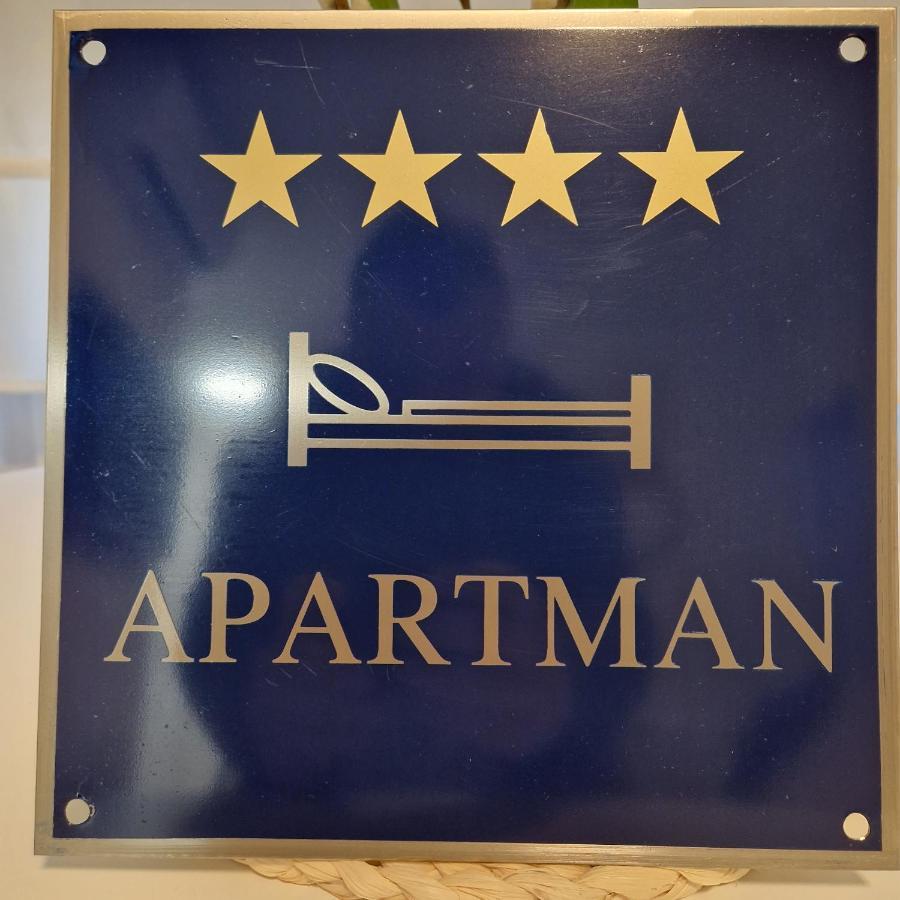אומיס Apartman River Breeze מראה חיצוני תמונה
