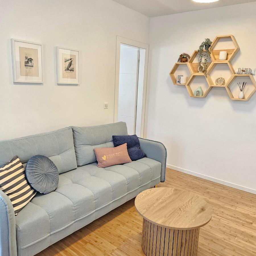 אומיס Apartman River Breeze מראה חיצוני תמונה