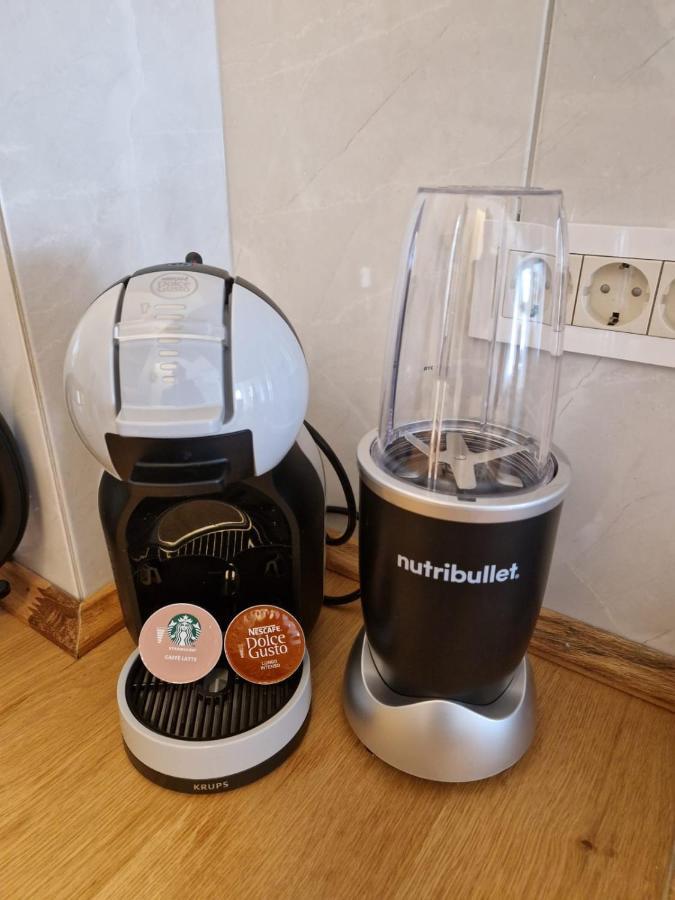 אומיס Apartman River Breeze מראה חיצוני תמונה