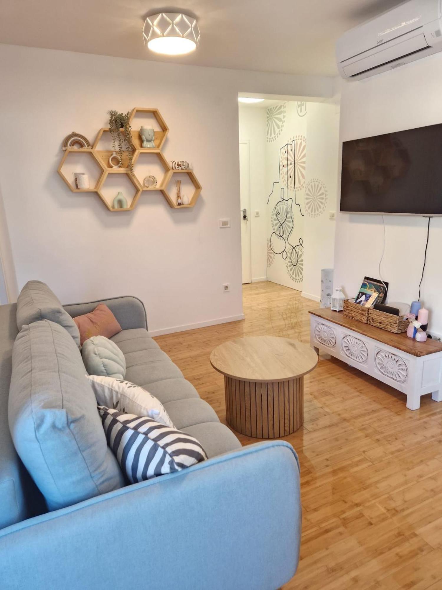אומיס Apartman River Breeze מראה חיצוני תמונה